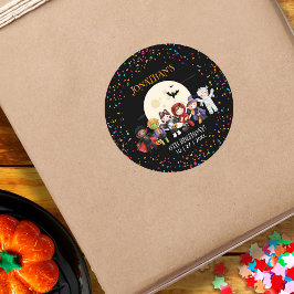 Pegatina Redonda Divertidos niños de Halloween disfrazan fiesta de