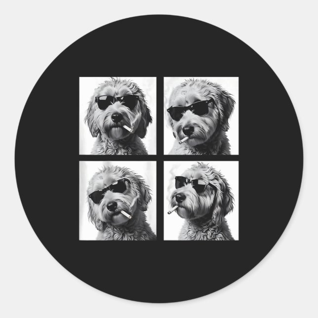 Pegatina Redonda Dog Smoking Cigarette Funny Goldendoodle Photoboot (Anverso)
