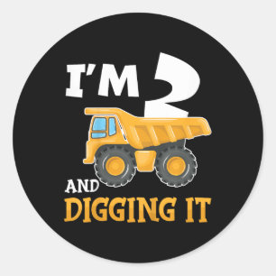 Pegatina Redonda Dos años, segundo cumpleaños, niño de construcción