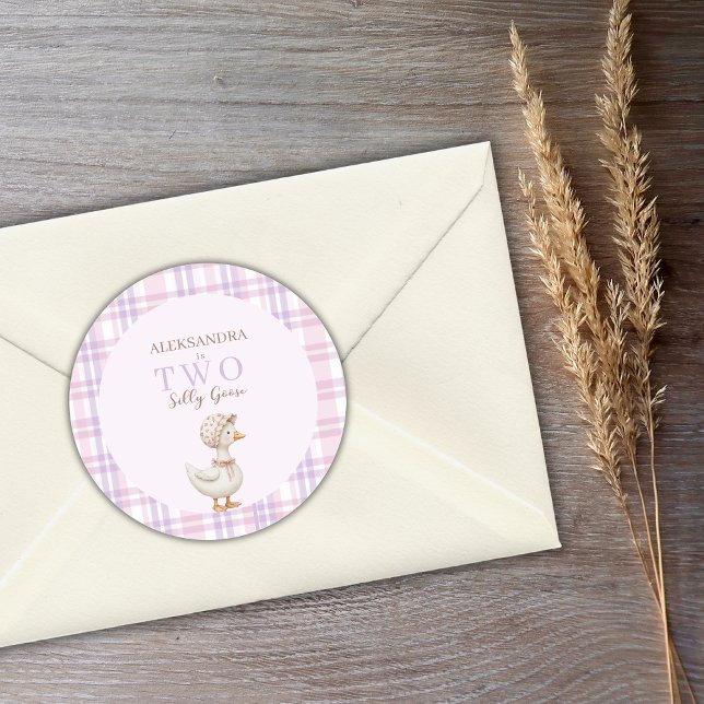 Pegatina Redonda Dos Fiestas de cumpleaños del Chica Goose Gracioso (Subido por el creador)