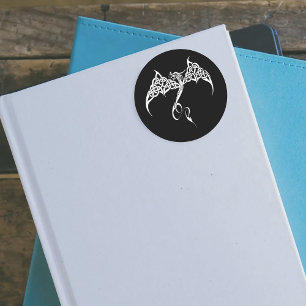 Pegatina Redonda Dragón Tribal Celta Entrelazado Negro Blanco Fanta