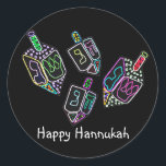 Pegatina Redonda Dreidel, Dreidel, Pegatinas Dreidel<br><div class="desc">Ilustracion gráfico de un Hannukah soñaba con colores brillantes. Aclarar las vacaciones con este diseño colorido.</div>