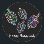 Pegatina Redonda Dreidel, Dreidel, Pegatinas Dreidel<br><div class="desc">Ilustracion gráfico de un Hannukah soñaba con colores brillantes. Aclarar las vacaciones con este diseño colorido.</div>