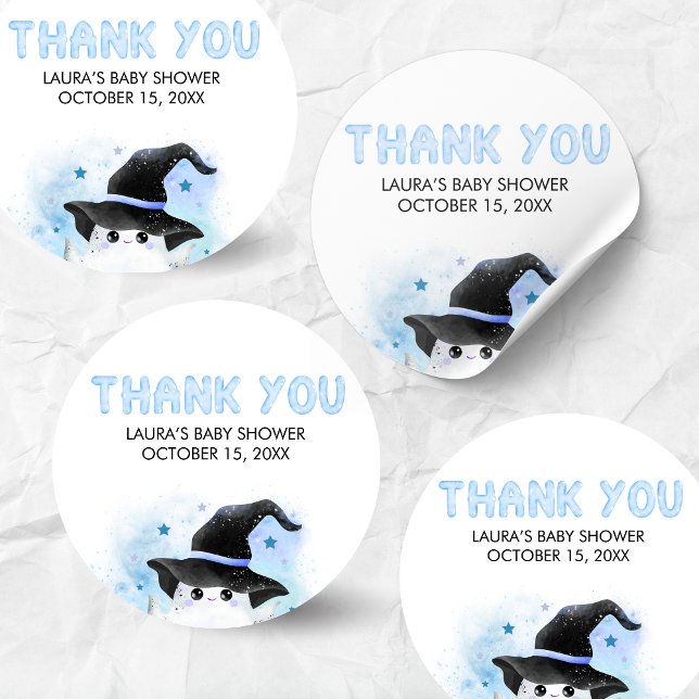 Pegatina Redonda Ducha de Bebé Bruja Fantasmita Azul Pequeña (Little Boo Baby Shower Sticker)