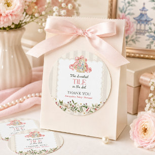 Pegatina Redonda Ducha de Bebé Niña con Baldosa Chinoiserie Rosa
