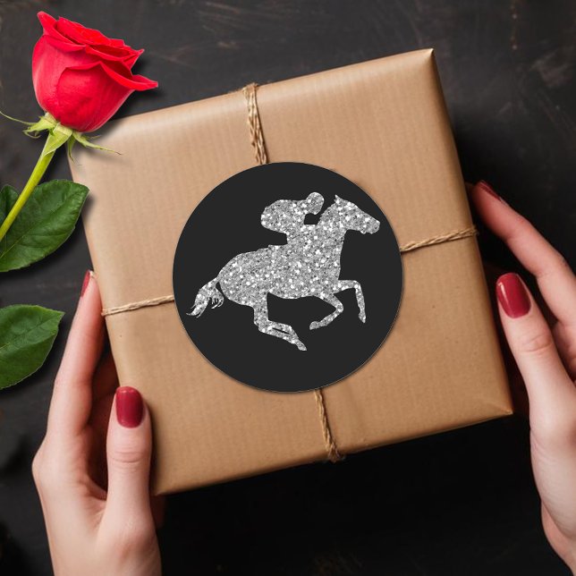 Pegatina Redonda Ducha de Novia Derby de Caballo de Carreras con Br (Gold faux glitter racehorse Derby party round black stickers 3" (smaller size available, too.))