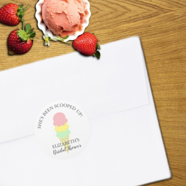 Pegatina Redonda Ducha nupcial con crema de hielo (Subido por el creador)