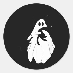 Pegatina Redonda Dulce fantasma de Halloween sosteniendo tres gatos