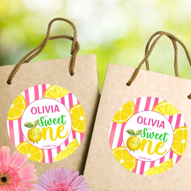 Pegatina Redonda Dulce fiesta de cumpleaños de limonada rosa (Sweet one pink lemonade summer lemons girls birthday party stickers DIY party decor)