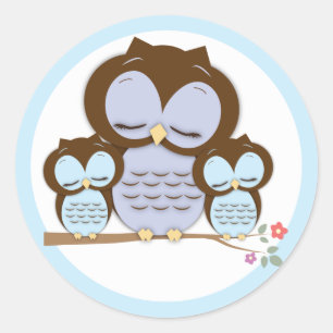 Pegatina Redonda Dulce mamita y lechuzas gemelas en una sucursal