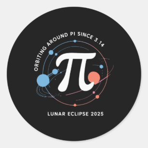 Pegatina Redonda Eclipse lunar de Pi Day 2025 matemáticas cósmicas