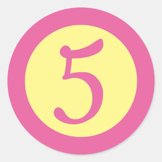 Pegatina Redonda Edad 5 Número Personalizable Texto rosa sobre amar (Anverso)