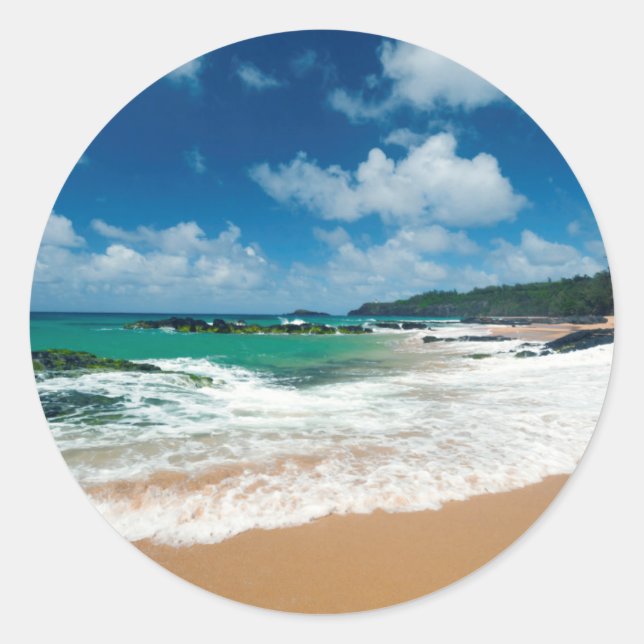 Pegatina Redonda EEUU, Kauai, Hawaii. Una Mujer Pasea Las Rocas (Anverso)