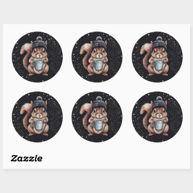 Pegatina Redonda Eichhörnchen mit Tasse und Schnee „Stay Warm“ (Hoja)