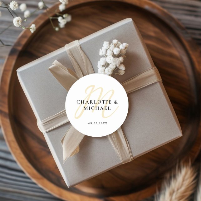 Pegatina Redonda Einfach, elegant, Monogramm (Simple, elegant, monogram classic round sticker with your name and date.)