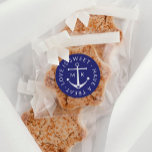 Pegatina Redonda El Amor A La Cuta Anchor Es El Favor De La Boda Az<br><div class="desc">Boda azul marina favorece a los pegatinas con un ancla adorable decorada con corazones. El amor es dulce - que se escriba un regalo en un círculo alrededor del ancla. ¡Agrega tus iniciales.</div>
