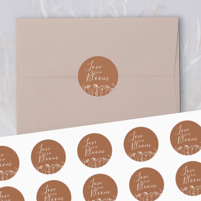Pegatina Redonda El amor está en el bosquejo de flores silvestres d (Love is in Bloom stickers in Terracotta Burnt Orange, from my Wildflower Sketch collection)