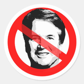 Pegatina Redonda El anti-justicia Brett Kavanaugh cruza la cara