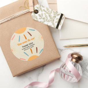Pegatina Redonda El arte minimalista llega al Baby Shower del hijo