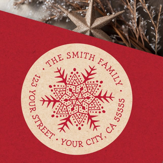 Pegatina Redonda El caprichoso Kraft parece una dirección de retorn (Whimsical snowflake Kraft look red return address Classic Round)