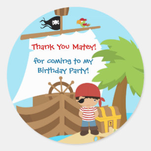 Pegatina Redonda El cumpleaños del muchacho del barco pirata le