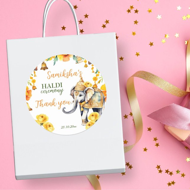 Pegatina Redonda El elefante boda hindú haldi con flores amarillas (Haldi Indian wedding elephant favor gift thank you stickers modern watercolor elephant stickers)
