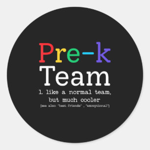 Pegatina Redonda El equipo de profesores pre-k como una escuela pre