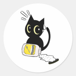 Pegatina Redonda El gato negro gracioso derramó mayonesa