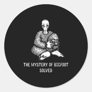 Pegatina Redonda El Misterio De Bigfoot Resolvió El Divertido Alien