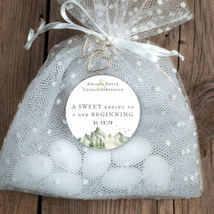 Pegatina Redonda El paisaje verde un punto final a un nuevo comienz