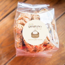 Pegatina Redonda El pequeño tambaleante Kawaii Baby Shower asiático