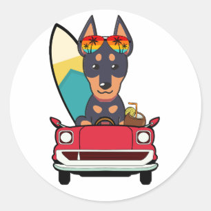 Pegatina Redonda El perro guardián gracioso está conduciendo a la p