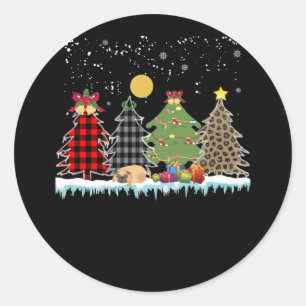 Pegatina Redonda el pug duerme durante la temporada de Navidades