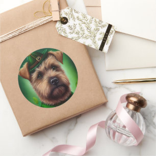 Pegatina Redonda El Terrier de la Bahía de Chesapeake en el vestido