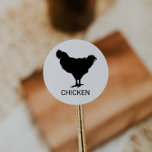 Pegatina Redonda Elección de comida para Bodas de pollo<br><div class="desc">Estos pegatinas de boda de pollo son perfectos para un boda rústico. El diseño presenta un icono de pollo con el nombre del plato que se muestra a continuación (opcional). Póngalas en la parte delantera o trasera de tu habitación y pondrás las tarjetas para que te sirvan la comida correcta...</div>