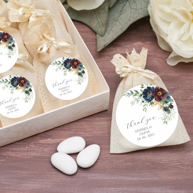 Pegatina Redonda Elegant Burgundy Floral Blooms & Greenery wedding (Subido por el creador)