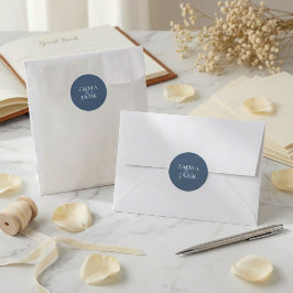 Pegatina Redonda Elegant Navy Serif Ampersand Couple Names wedding