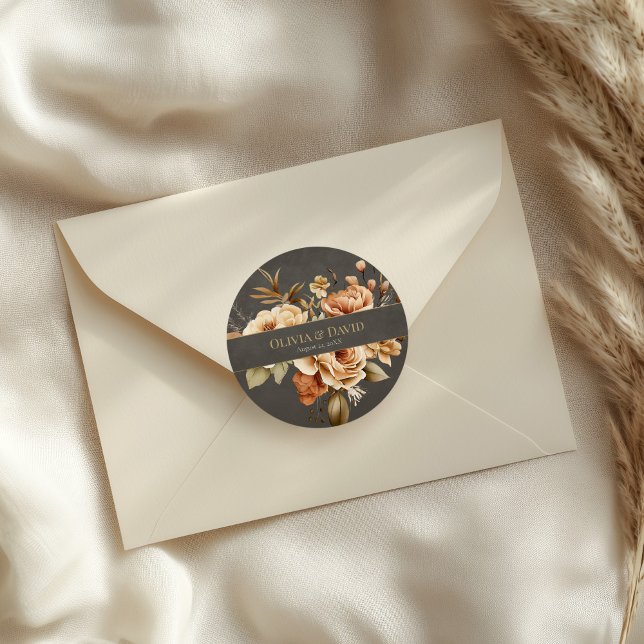 Pegatina Redonda Elegant Taupe Floral Wedding Round Sticker (Elegant Taupe Floral Wedding Round Sticker on an elegant wedding envelope)