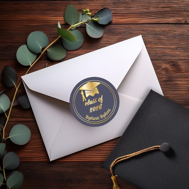 Pegatina Redonda Elegante Azul | Graduado de Oro 2023 Gorra de Grad (Elegant Blue and Gold Tone Grad Cap Graduation Class of 2026 Classic Round Stickers)