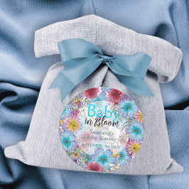 Pegatina Redonda Elegante bebé de flores bohemias radiantes en flor