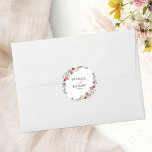 Pegatina Redonda Elegante Boda Boho Wildflower<br><div class="desc">Captura la esencia de la moda,  diseño inspirado en el boho,  con cautivantes tonos de tierra y hermosos elementos florales. Personalizar sin esfuerzo con tus datos personales.</div>