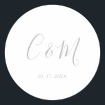 Pegatina Redonda Elegante Boda de Monograma Plateado<br><div class="desc">Elegante Pegatina de bodas</div>