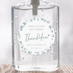 Pegatina Redonda Elegante color de agua Eucalyptus Mano Sanitizer F<br><div class="desc">Personalizado diseñado para ducha de novia/fiesta de boda sanitizer mano favorece a las etiquetas/pegatinas que presentan "amor extendido no gérmenes" con diseño de eucalipto de color agua.</div>