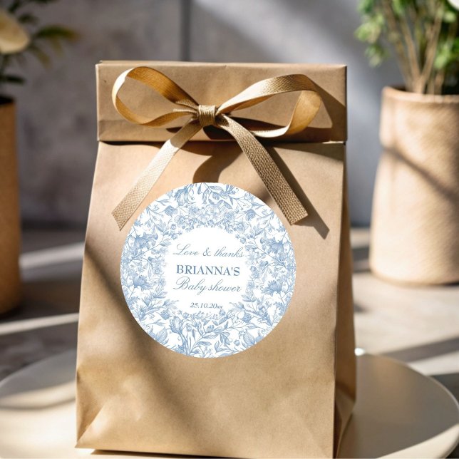 Pegatina Redonda Elegante cuarto de baño azul toile francés (Elegant French toile dusty blue boy baby shower thank you favor Sticker template botanical favor)