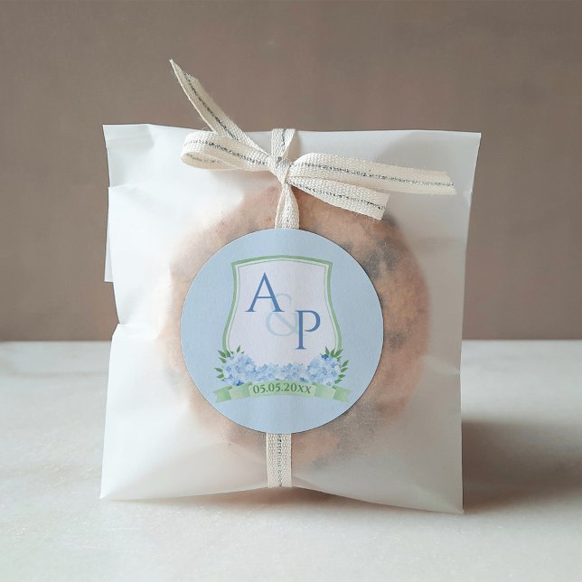 Pegatina Redonda Elegante Escudo Boda botánico verde claro (Elegant pale blue and sage green monogram watercolor wedding crest thank you favor sticker design)