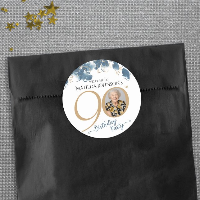 Pegatina Redonda Elegante floral 90 cumpleaños fiesta a favor (Elegant Floral 90th Birthday Party Favor Classic Round Sticker)