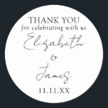 Pegatina Redonda Elegante guion negro y blanco gracias de boda<br><div class="desc">Esta etiqueta de agradecimiento de boda con elegante guion minimalista en blanco y negro se puede personalizar con su información en tipografía chic. Diseñado por Thisisnotme©</div>