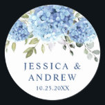 Pegatina Redonda Elegante Hidrangea Azul Eucalyptus Boda<br><div class="desc">Para una mayor personalización,  haga clic en el enlace "personalizar adicional" y utilice nuestra herramienta de diseño para modificar esta plantilla. Si necesita ayuda o elementos coincidentes,  por favor contáctame.</div>