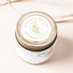 Pegatina Redonda Elegante Luna y Estrellas Favor de la Boda de Oro<br><div class="desc">Añade un toque personalizado a tus sobres, favores de boda, y más con estos stickers de boda de oro Elegant Moon and Stars. El diseño incluye un ilustracion de arte dorado de una luna adornada con estrellas y follaje sobre un fondo blanco. Sus nombres y fecha de boda se muestran...</div>