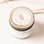 Pegatina Redonda Elegante Luna y Estrellas Favor de la Boda Terraco<br><div class="desc">Añade un toque personalizado a tus sobres, favores de boda, y más con estos stickers de boda Elegant Moon and Stars terracotta. El diseño incluye un ilustracion artístico de la línea de terracota de una luna adornada con estrellas y follaje sobre un fondo crema. Sus nombres y fecha de boda...</div>